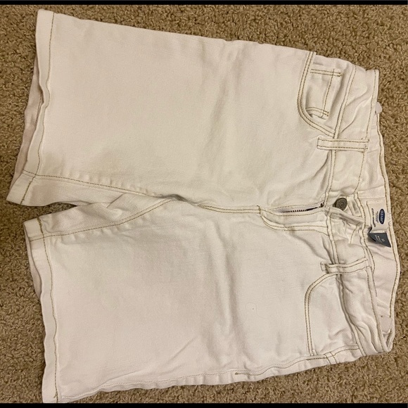 Girl’s White Old Navy Bermuda Jean Shorts - Picture 1 of 3